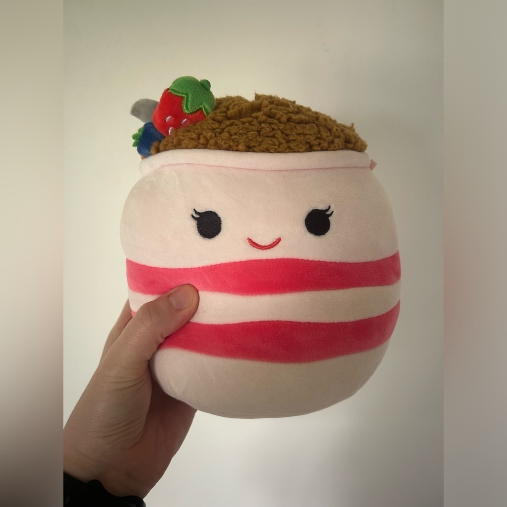 Squishmallows Zosia The Yogurt Parfait